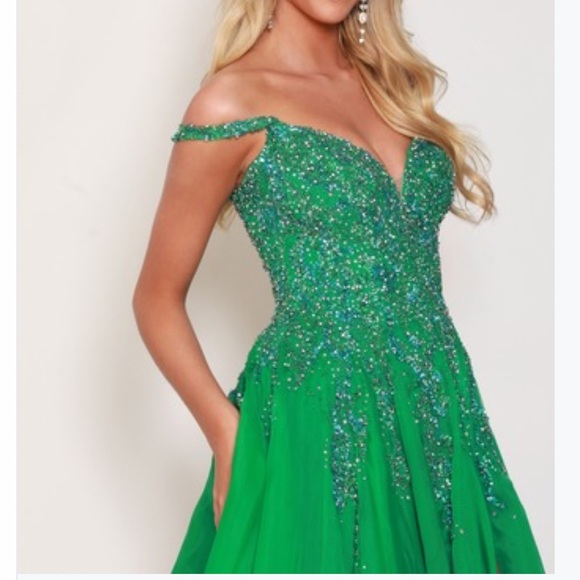 JOVANI COTURE pageant dress - Picture 4 of 12